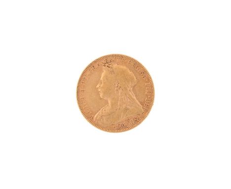 A Queen Victoria London Mint sovereign gold coin, dated 1900, total weight of item 8 grams.