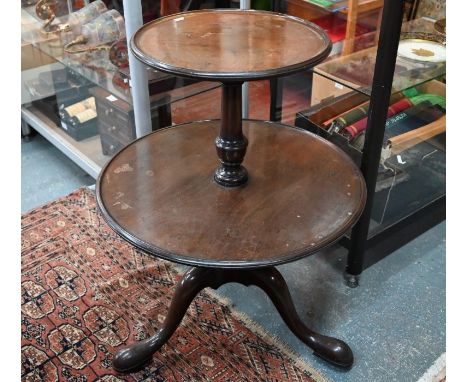 A Victorian mahogany circular graduated two-tier tripod dumb waiter, 61 cm dia. x 80 cm h