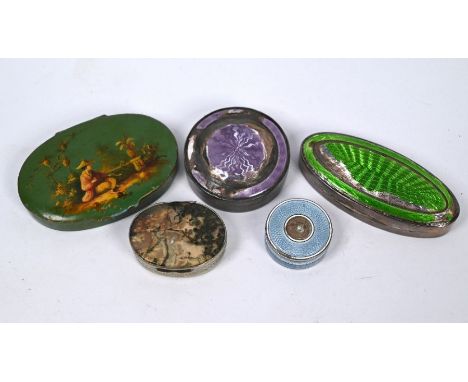 An antique base-metal oval pill box agate top and base, to/w a gilt metal oval snuff box painted with chinoiserie opium-smoke