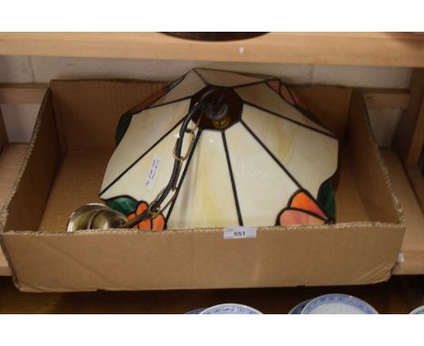 TIFFANY STYLE HANGING CEILING LIGHT FITTING