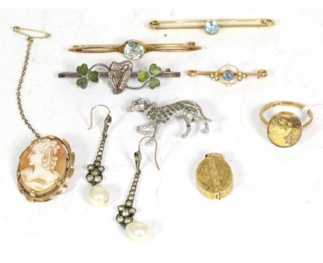 An interesting Victorian gilt metal hinge opening photograph locket pendant, the cased locket opening to reveal a hinged doub