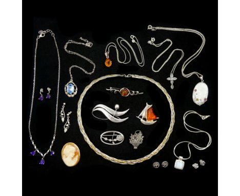 18ct gold cameo pendant / brooch, stamped 750 and a collection of silver jewellery including amber sailing boat brooch, mothe