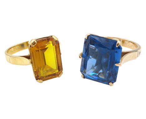 18ct gold single stone citrine ring and one other gold single stone London blue topaz ringCondition Report:18ct approx 5.95gm