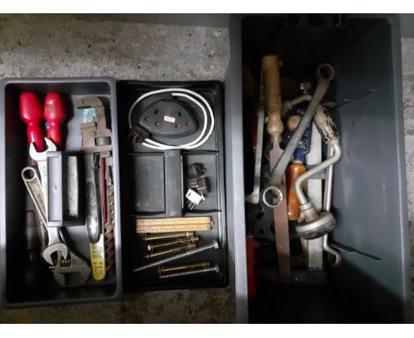 A quantity of tools to include a modern toolbox and contents, a wooden handled axe and a vintage Record plane, together with 