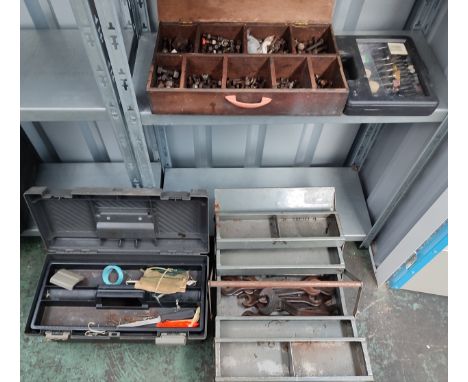 Selection of various tools including a cantilever toolbox etc. (Qty) 