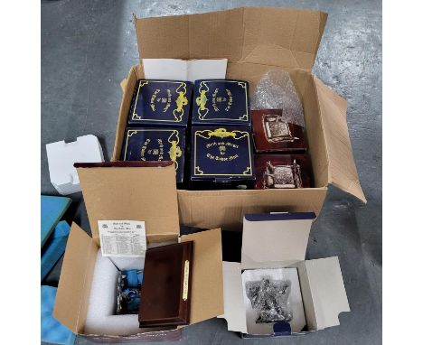 Fourteen boxed "Myth and magic" figurines (14) 