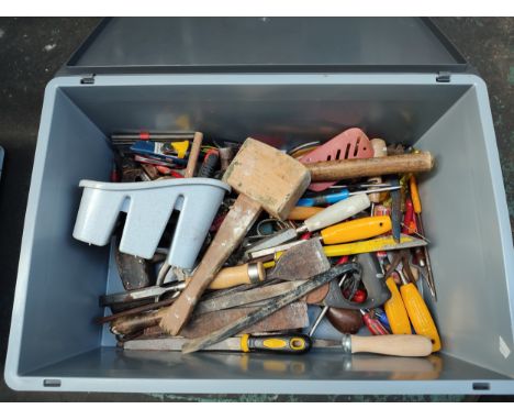 Collection of various tools including mallets and chisels etc. (Qty) 