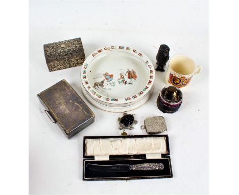 Works of art, to include a white metal hinged box, pepper caster in the form of an owl, boxed plated knife, Ever-Ready razor,