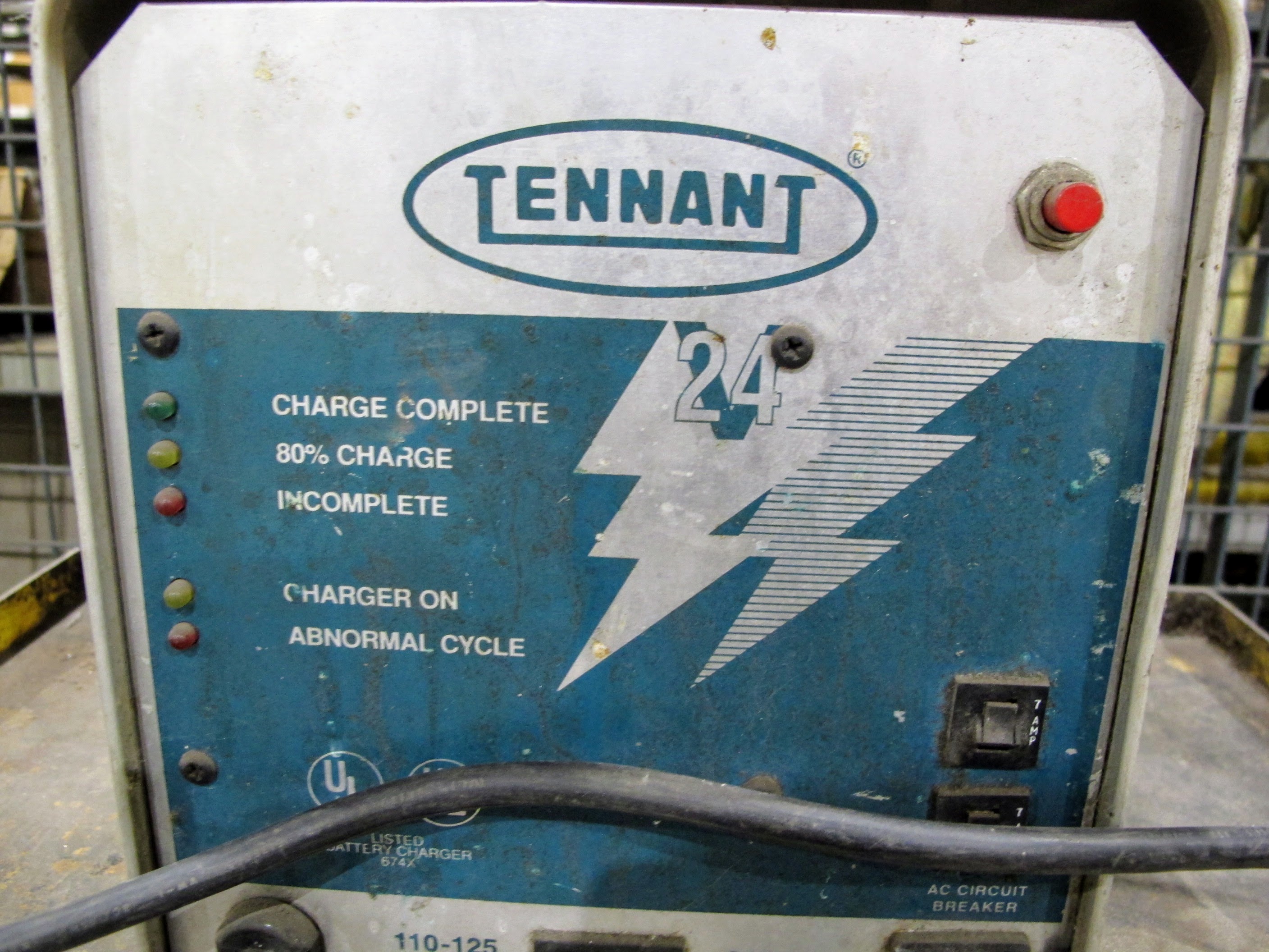 TENNANT 24 VOLT CHARGER W/PORTABLE METAL STAND