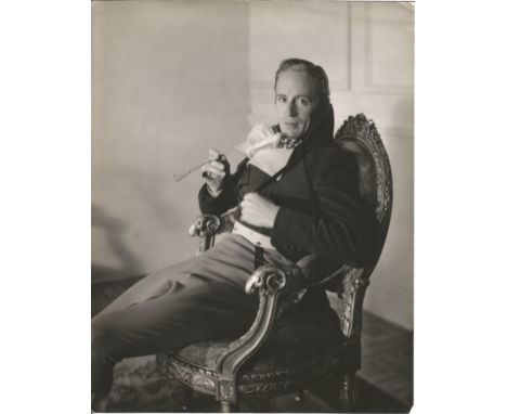 Unsigned photographs original 10x8 from the set of The Thirty-Nine Steps including Alfred Hitchcock, vintage 10x8 showing Gre
