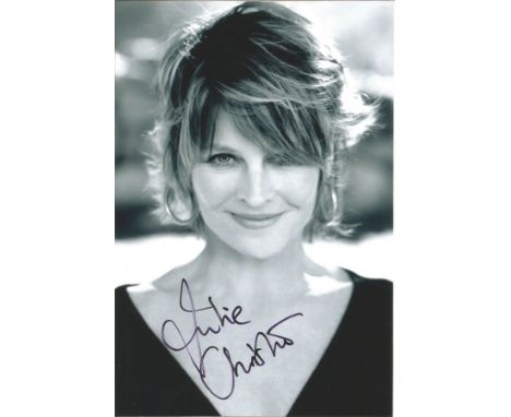 Actress Julie Christie signed 6x4 black and white photo. Julie Frances Christie is a British actress. An icon of the Swinging