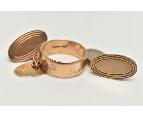 A 9CT GOLD RING AND PAIR OF 9CT GOLD CUFFLINKS, the plain band ring with 9ct hallmark for Birmingham 1989, width 8mm, the cuf