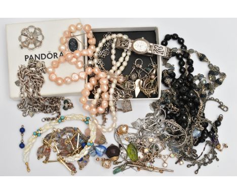 AN ASSORTMENT OF WHITE METAL JEWELLERY, to include a white metal charm bracelet, fitted with a heart padlock clasp and eight 