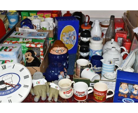 FIVE BOXES AND LOOSE ADVERTISING CERAMICS AND GLASS, ETC, to include a Homepride Flour 'Fred' clock, figure and moneybox, Tet