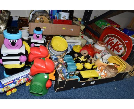 FOUR BOXES AND LOOSE ADVERTISING CERAMICS, TINS AND OTHER ITEMS, to include a hexagonal Huntley &amp; Palmers biscuit tin dec