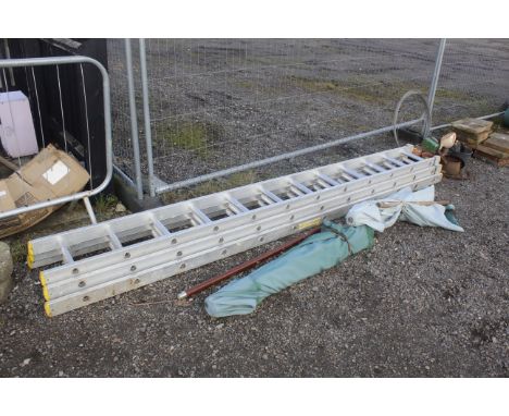 A double extending aluminium ladder