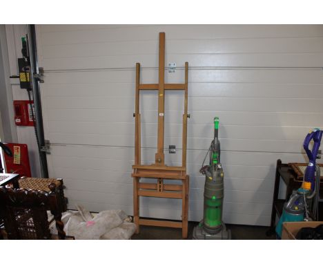A Windsor and Newton artists easel 