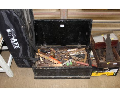 A wooden carpenters chest and contents of various hand tools