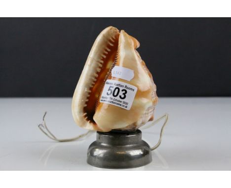 Early 20th century Carved Cameo Conch Shell Lamp, 15cms high