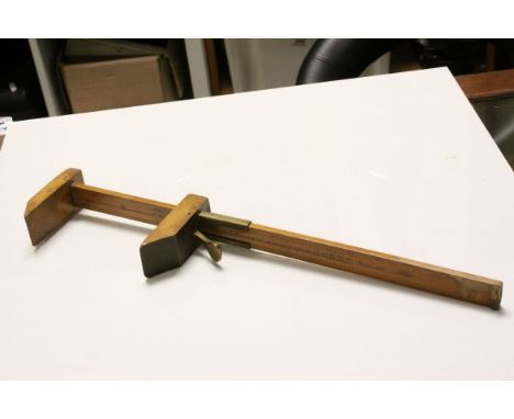 English make Shoe Measuring Stick, sizes 1-14 with brass fittings
