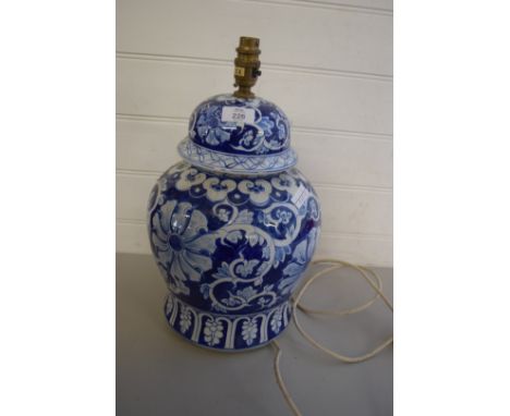 CHINESE BLUE AND WHITE TABLE LAMP FORMED AS A COVERED JAR