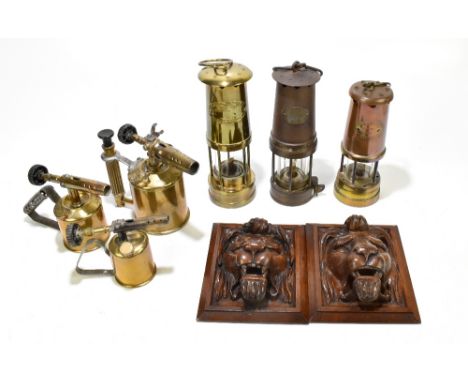 A collection of assorted metalware to include three miner's lamps, comprising G.P.O. Pattison Lamps Ltd, Gateshead-on-Tyne, h