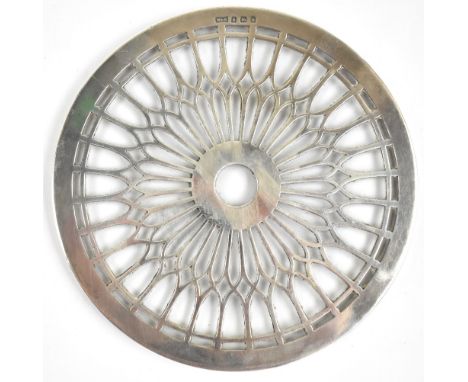 WALKER &amp; HALL; a George V hallmarked silver mounted coaster, Birmingham 1926, diameter 12.6cm.&nbsp;Additional Informatio