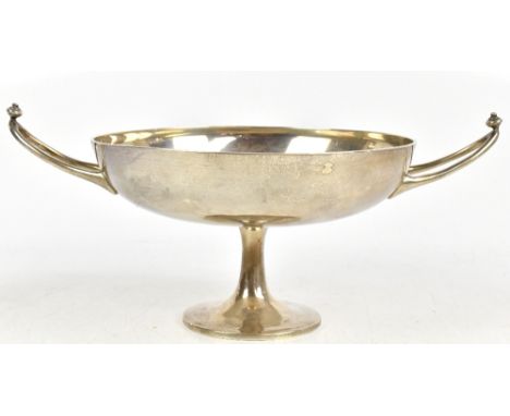 FINNIGANS LTD; an Edwardian silver twin handled pedestal bowl, London, 1906, weight approx 17.5ozt/551g, height approx 14.5cm