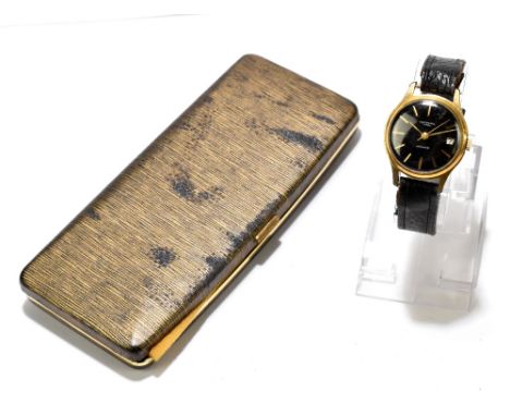 INGERSOLL; a gentleman's vintage gold plated Trendsetter wristwatch with black dial set with dial aperture, diameter excludin