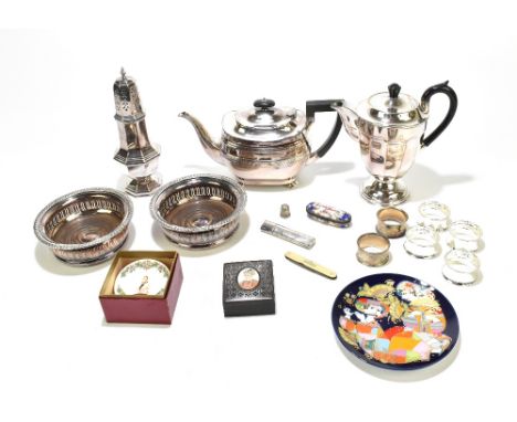 A mixed lot of assorted silver plate to include a teapot, a sugar caster, together with a Queen Mother pin dish, etc.