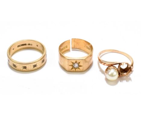 Three dress rings, the first an 18ct yellow gold example set with white coloured stone within starburst setting (cut), approx