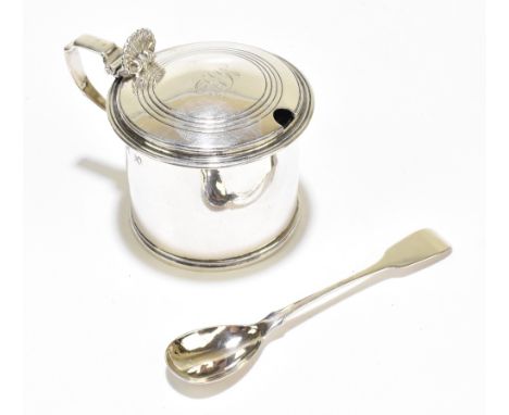 JOSEPH &amp; ALBERT SAVORY; a William IV hallmarked silver mustard with scallop moulded thumbpiece, the lid with reeded detai