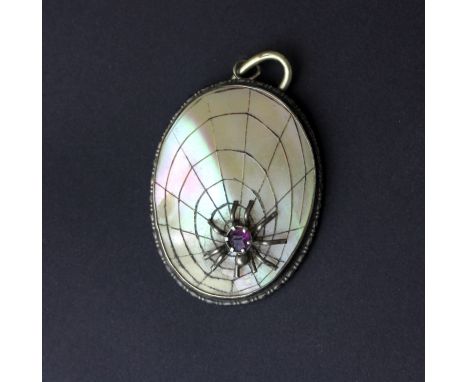 A silver and mother of pearl spider web pendant set with a round cut amethyst, L. 4cm.