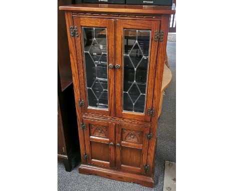 An oak old charm music cabinet containing a Pioneer auto-return stereo turntable PL-Z93, a Pioneer multi-play compact disc pl