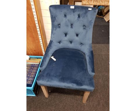 MODERN BUTTON BACK BEDROOM CHAIR