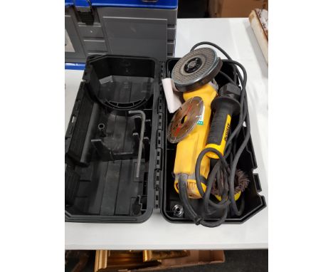 ANGLE GRINDER