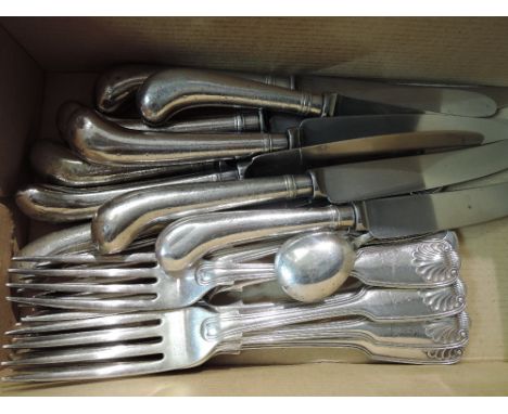 Nine silver plated side and dinner knives with pistol handles, six silver plated dinner forks of thread and fiddle form with 
