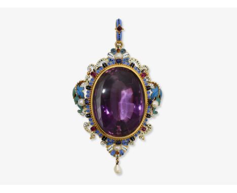 Anhänger mit großem Amethyst, Rubinen, Saphiren, Perlen und EmailVermutlich Frankreich, um 1870 bis 1880Gelbgold 750/-, getes