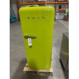 SMEG HTS2861 9.2 Cubic Foot Refrigerator (Brand New) | Rig Fee $75