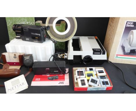 A mixed lot comprising:a Hannimex 1500 slide projector with 40" x 40" screen (both boxed) and approx. 130 slides;a Uniden 'Be