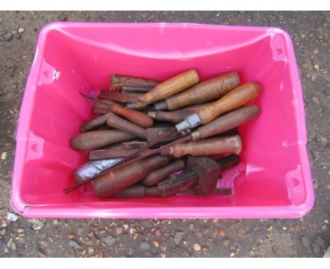 Tub of tools to include chisels and marking gauge etc&nbsp;