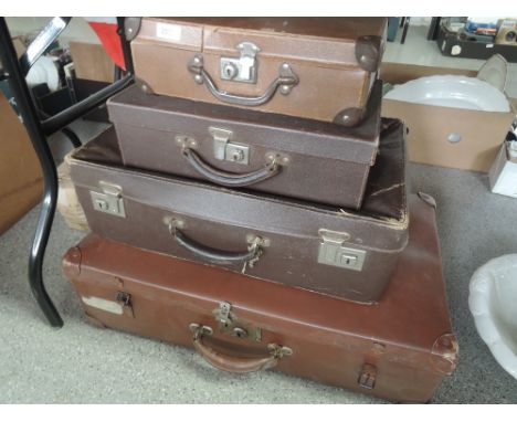 Four vintage travel cases 