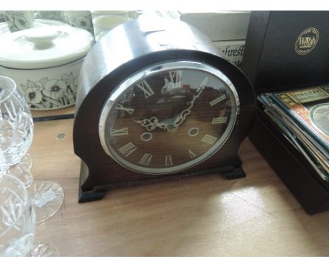 A mid 20th Century mantle clock