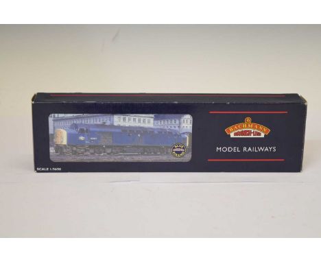 Bachmann Branch-Line - Boxed 00 gauge railway trainset locomotive 32-477 'Class 40 Diesel D325 Split Head Code Green'