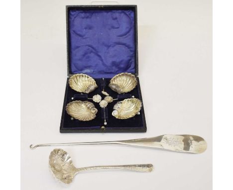 Set of four late Victorian silver shell salts and spoons, Chester 1895, cased, a Georgian Berry ladle/sifter, together with a