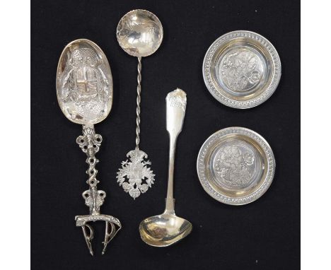 Pair of white-metal dishes, stamped 800, Dutch white-metal spoon, Austrio-Hungarian spoon, Victorian silver ladle (a/f), 135g
