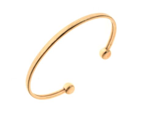 9ct yellow gold torc bangle, 62mm max internal width, 4.8g approx