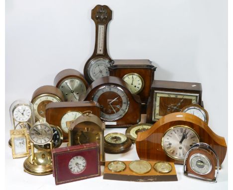 A collection of early 20th century and later mantel clocks, having manual wind &amp; quartz movements. (3) 