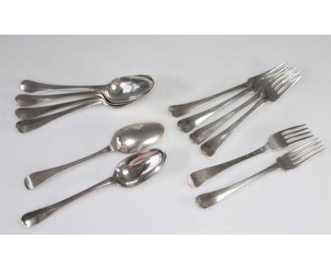 Set of solid silver flatware from 18th century - Weight: 687 g - Shipping available - Region: france - Sizes: DIVERS - At fir