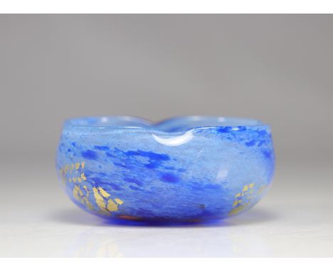 Daum Nancy vide poche with gold inclusions on light blue background - Weight: 530 g - Shipping available - Region: france - S